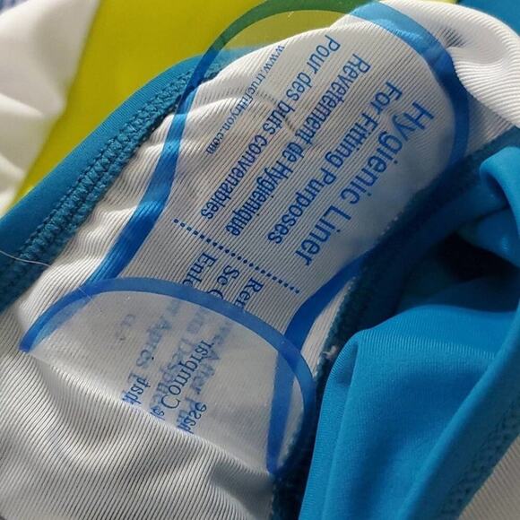 Calvin Klein Colorblocked Cross-Back One-Piece Swimsuit‎ size 8 new!!!! - Picture 5 of 7